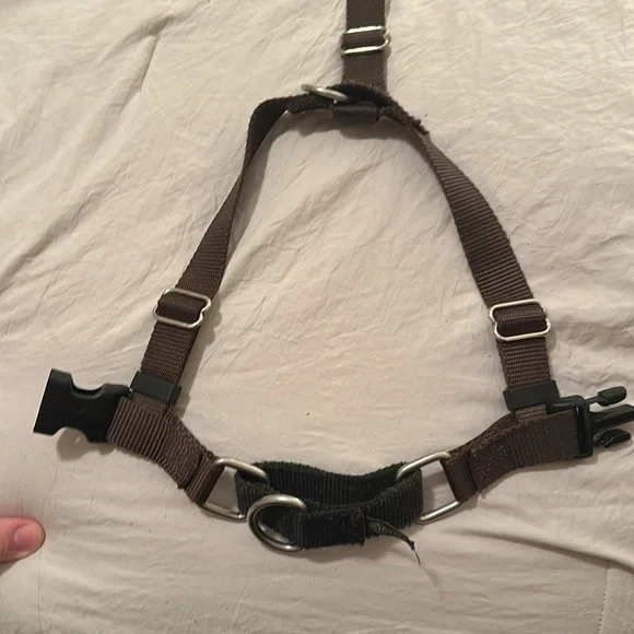 Brown Freedom No-Pull Dog Harness - Size Medium - Picture 7 of 12